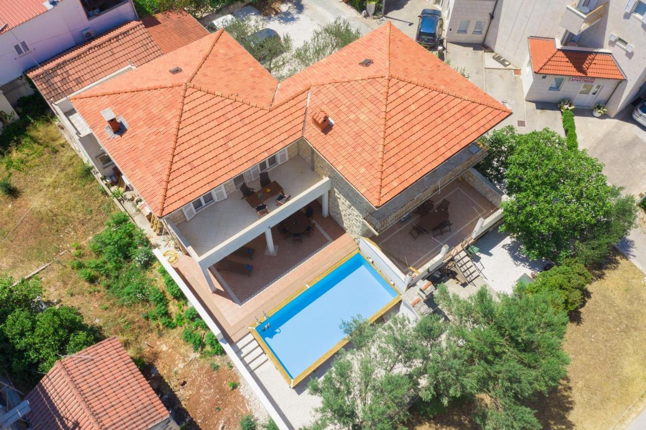 Holiday Home Kate ซูเปตาร์ ภายนอก รูปภาพ